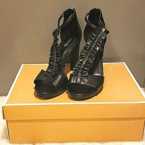 Michael Kors Bella Open Toe Leather black heels